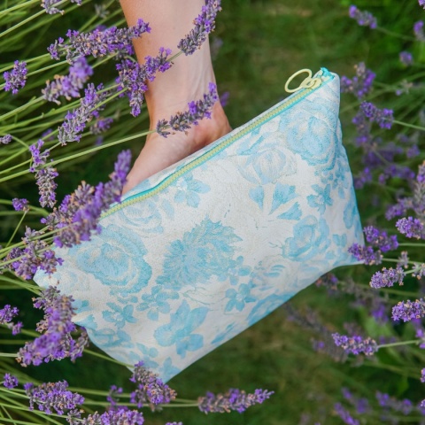 Średnia kosmetyczka w brokatowe kwiaty